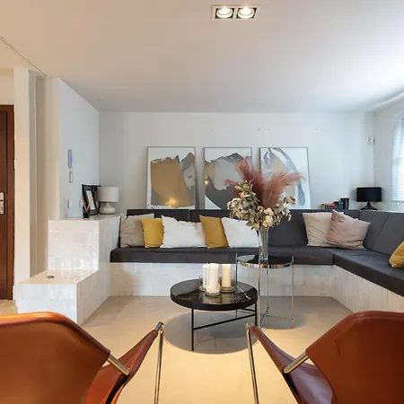 Luxury Designer In Triana Apartment *