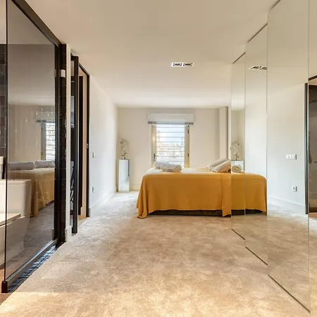 Luxury Designer In Triana Apartment