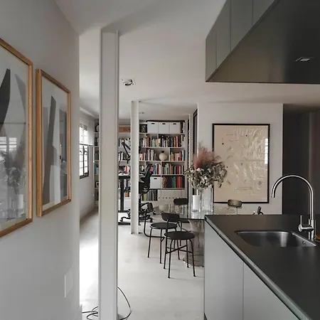 Luxury Designer In Triana Apartment